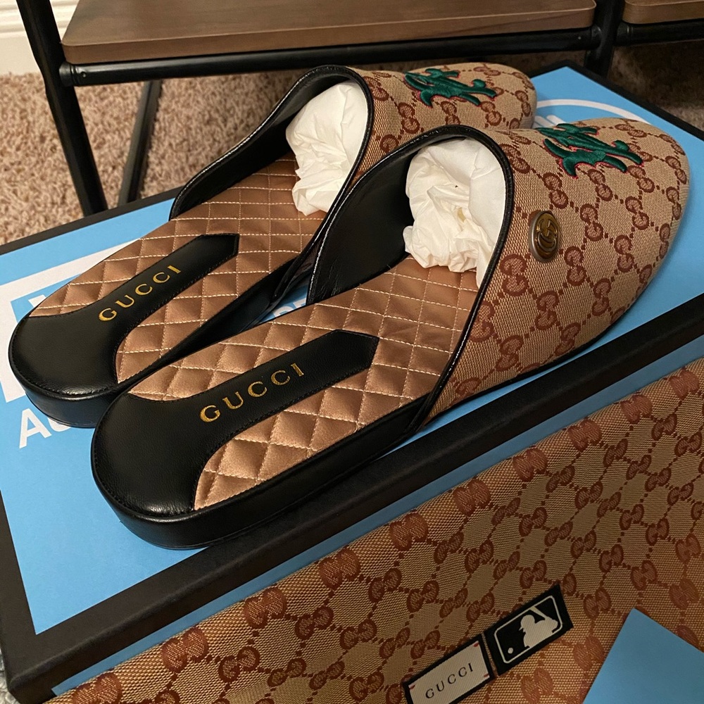 $950 GUCCI GG Slippers with LA Angels Patch BNIB - Picture 5 of 7